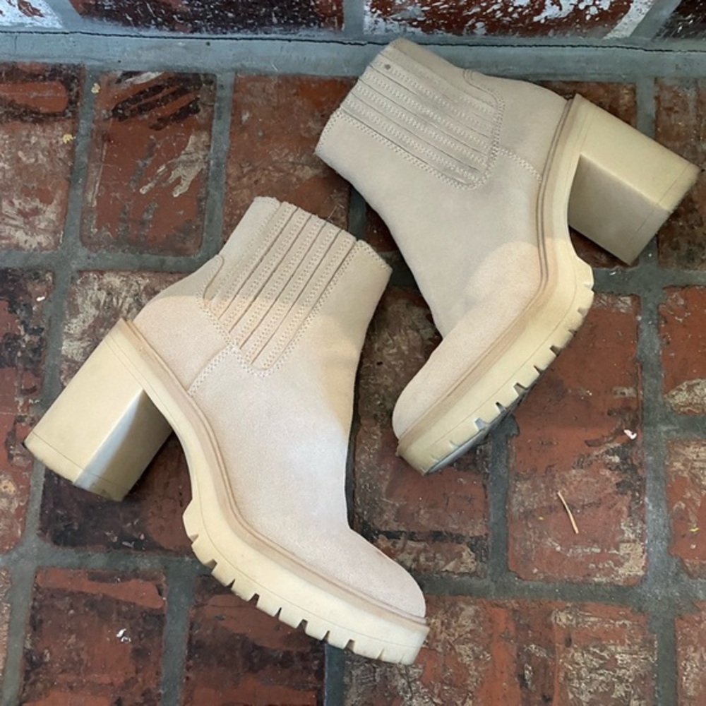 DOLCE VITA suede boots w/ H2O proof heel' see pic for detail and measurements 💦